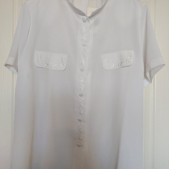 NOS W/Tag Kathie Lee White Blouse W/White Embroidery W/Side Slits On Bottom - Picture 2 of 16